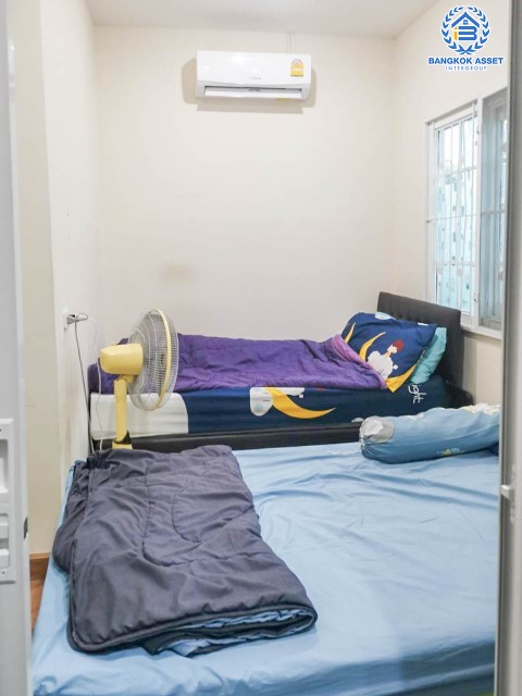 *****ทาวน์เฮ้าส์มือสองย่านนนทบุรี ม.โกลเด้นทาวน์ วงศ์สว่าง-รัชดา หลังมุม! เนื้อที่เกือบ 17 ตร.ว. ฟังก์ชัน 3 ห้องนอน 2 ห้องน้ำ บนทำเลเดินทางสะดวกมาก เพียง 7 นาทีก็ถึงรถไฟฟ้าสายสีม่วง "สถานีแยกติวานนท์" และใกล้ทางด่วน "พระราม7" ในราคาสุดคุ้ม